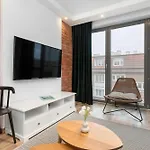 Przytulny Z Parkingiem Blisko Starego Miasta By Renters グダニスク